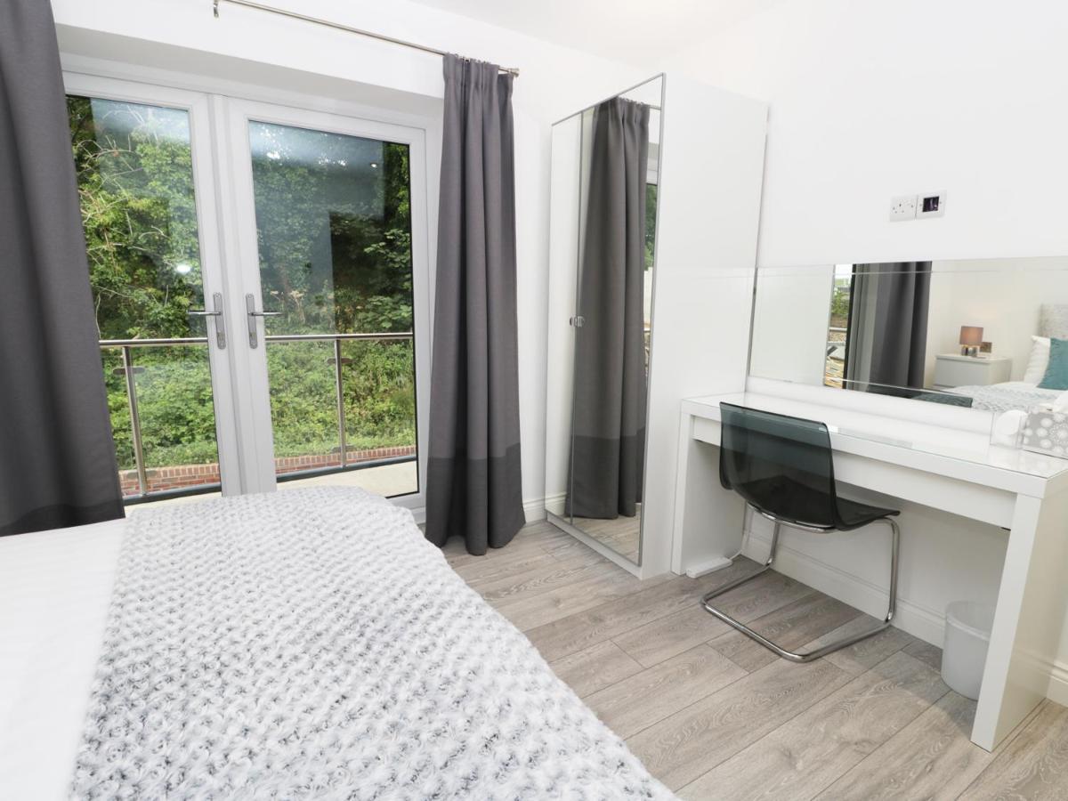 The Office Gardens, Apartment 2 Уитби Экстерьер фото
